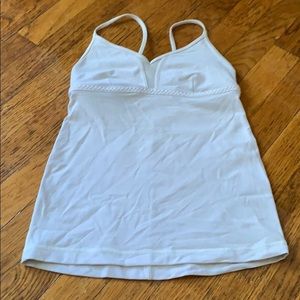 White lululemon tank top